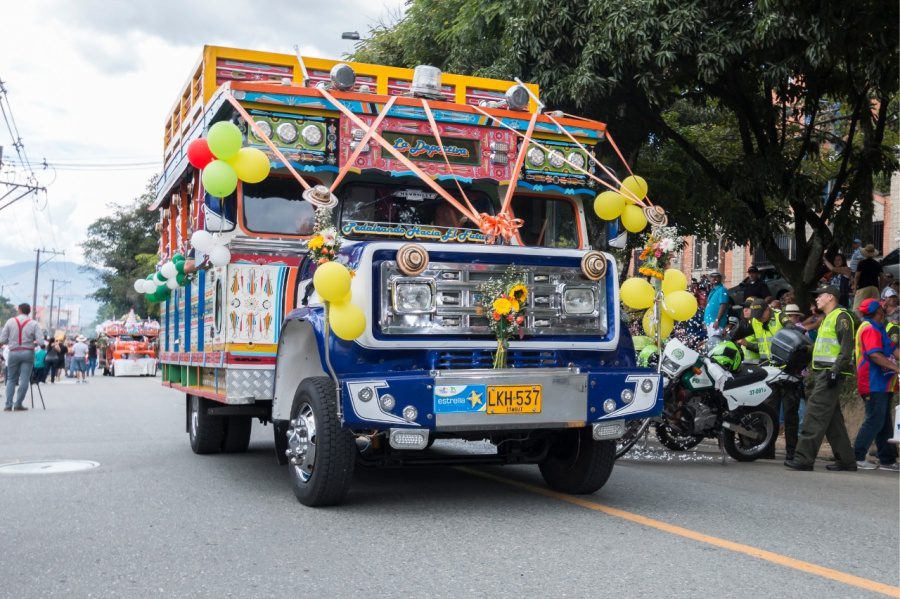 El Desfile de Chivas y Flores 2019 rendirá homenaje a soldados caídos del ejercito nacional de Colombia 4 Desfile de chivas 2019
