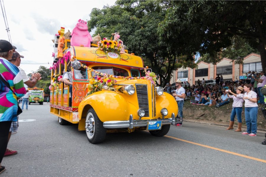 El Desfile de Chivas y Flores 2019 rendirá homenaje a soldados caídos del ejercito nacional de Colombia 2 Desfile de chivas y flores feria de las flores