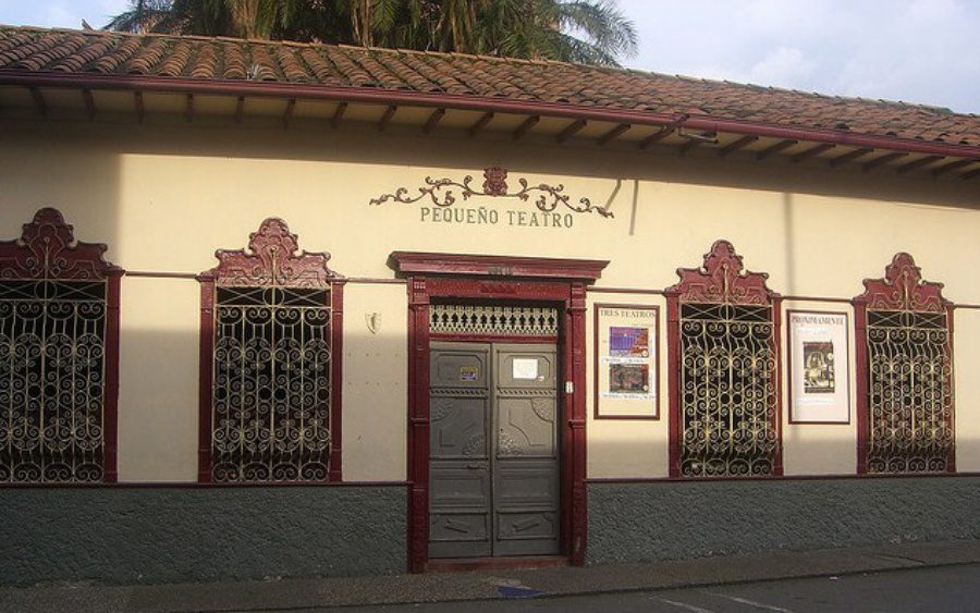 Cinco lugares turísticos para visitar en Medellín 3 pequeno teatro