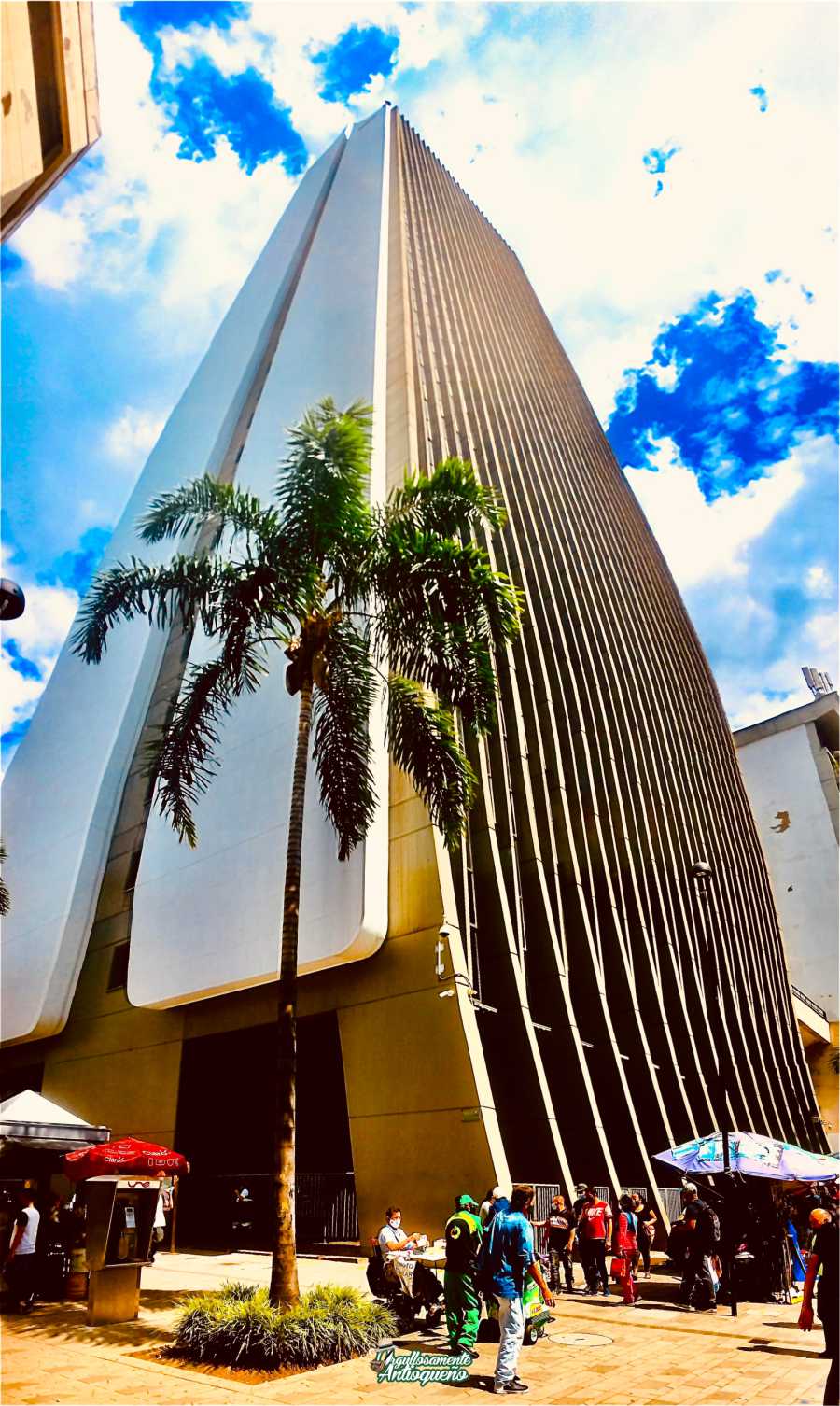 Guía de los sitios turísticos y de interés que debes visitar en Medellín 48 Edificio coltejer
