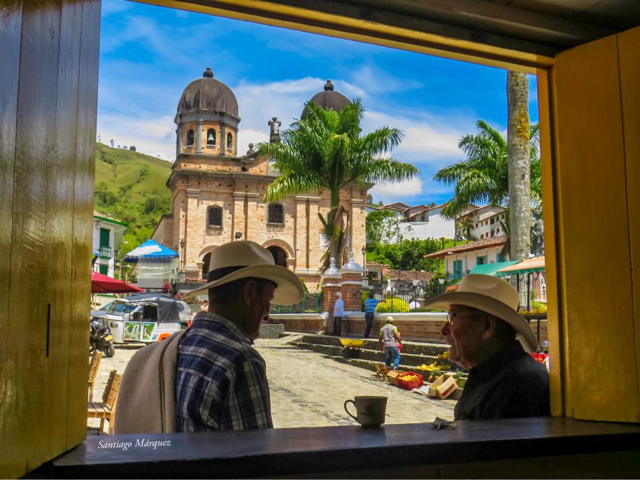 Concepción "La Concha", un remanso de paz y tranquilidad del fotógrafo Santiago Márquez 3 Un tinto en el parque de La Concha