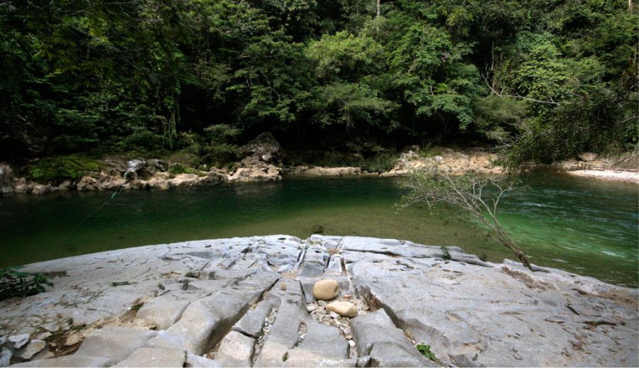 Reserva natural Río Claro, área protegida para la conservación de la flora y fauna en Antioquia 9 Playa marmol reserva natural rio claro