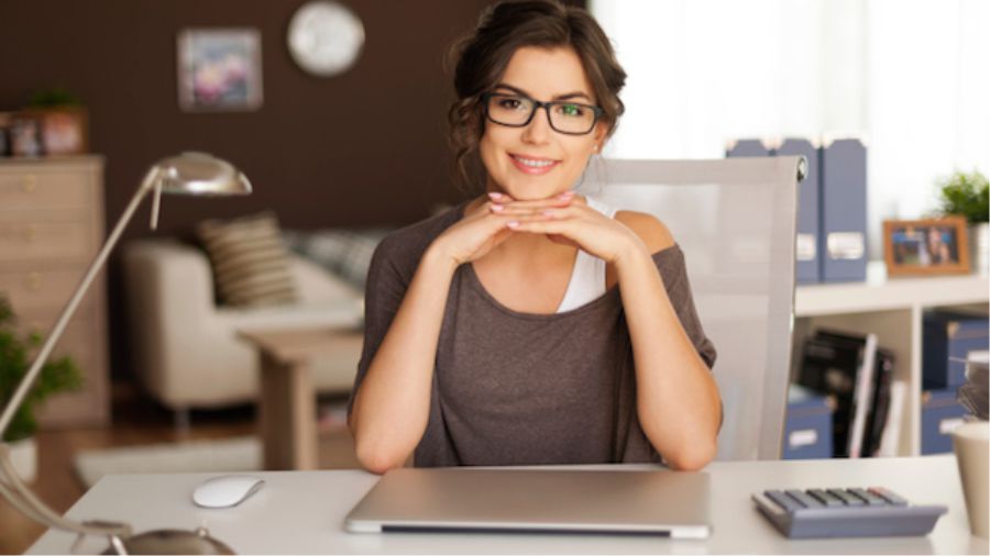 Cinco ideas de negocio que te permiten ganar dinero trabajando desde casa 6 Secretaria virtual