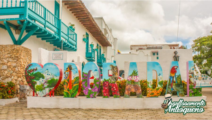 La Aldea el Santorini en Doradal Antioquia el pueblito que te transporta al Mediterraneo