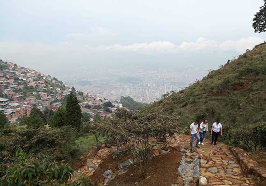 Medellín travel invita a disfrutar de la transformación de la ciudad a través de estas experiencias 5 Experiencia virtual por el Barrio La Sierra