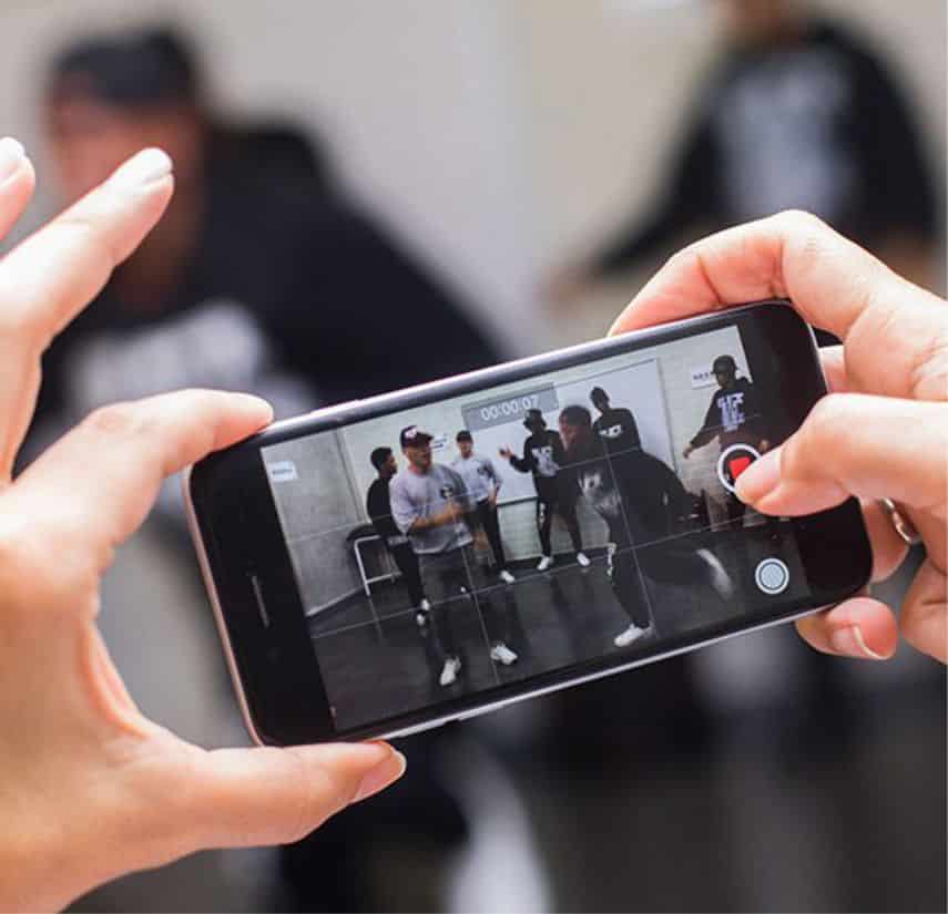Medellín travel invita a disfrutar de la transformación de la ciudad a través de estas experiencias 6 Recorrido virtual por la Comuna 13 de la Feria al barrio