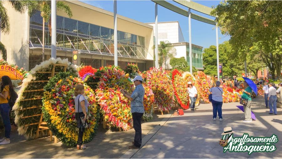 Exposicion de silletas plaza mayor 2020