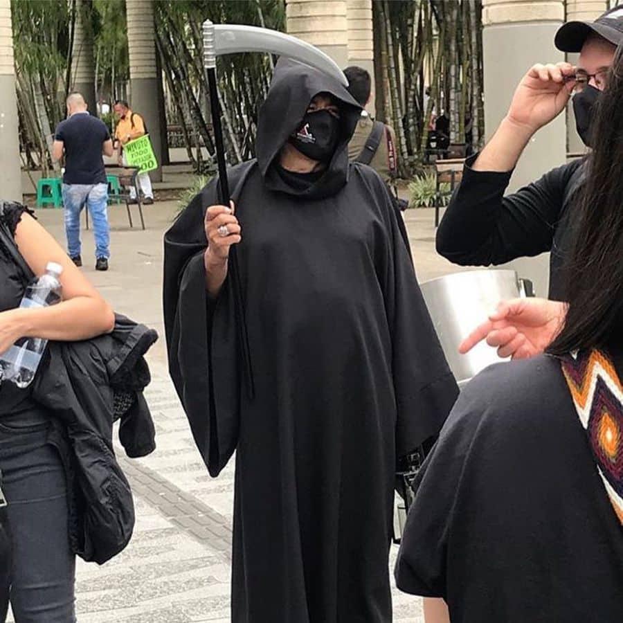 Sector de entretenimiento y turismo, bares y restaurantes de Medellín rechazan restricciones con velorio simbólico 3 Muerte para bares y discotes en medellin