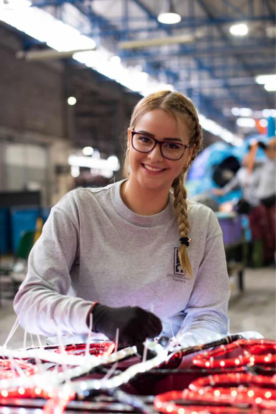 Trabajadores alumbrados medellin