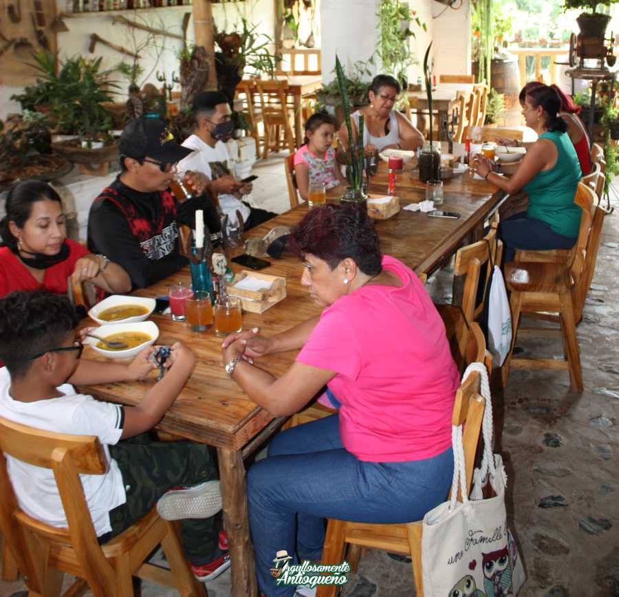 Concepción Antioquia, el pueblito mágico de calles empedradas y vida tranquila que te invita a conocerlo 20 Restaurante el Ranchito Concepción Antioquia