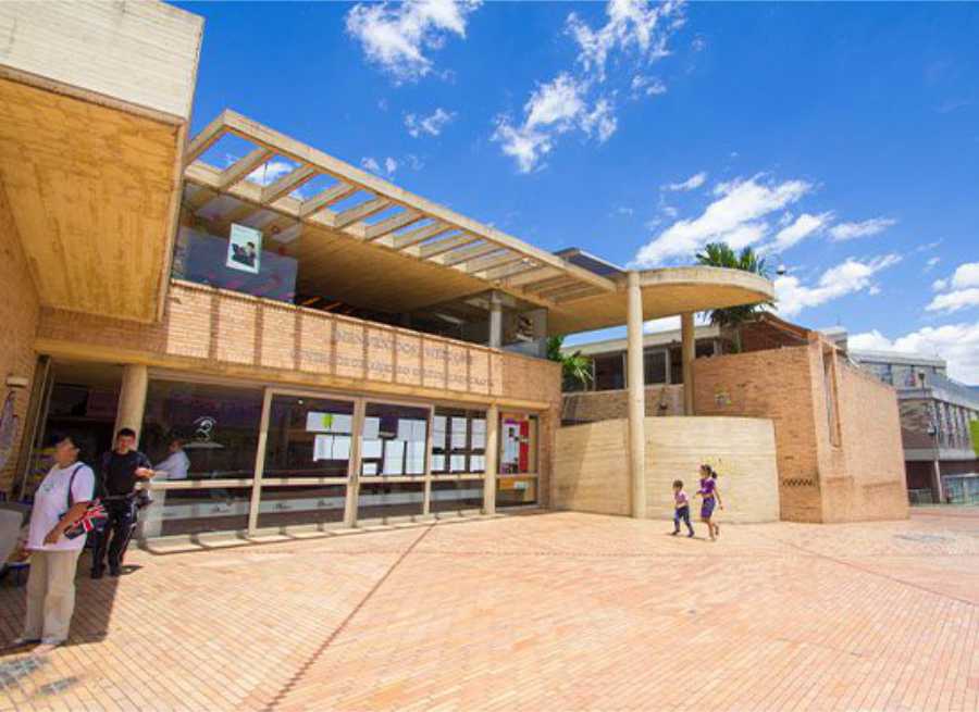 Moravia, el basurero que se transformó en parte de un vibrante barrio de Medellín lleno de cultura 4 Centro de Desarrollo Cultural de Moravia