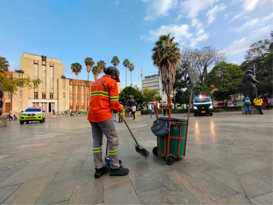 Limpieza Plaza botero