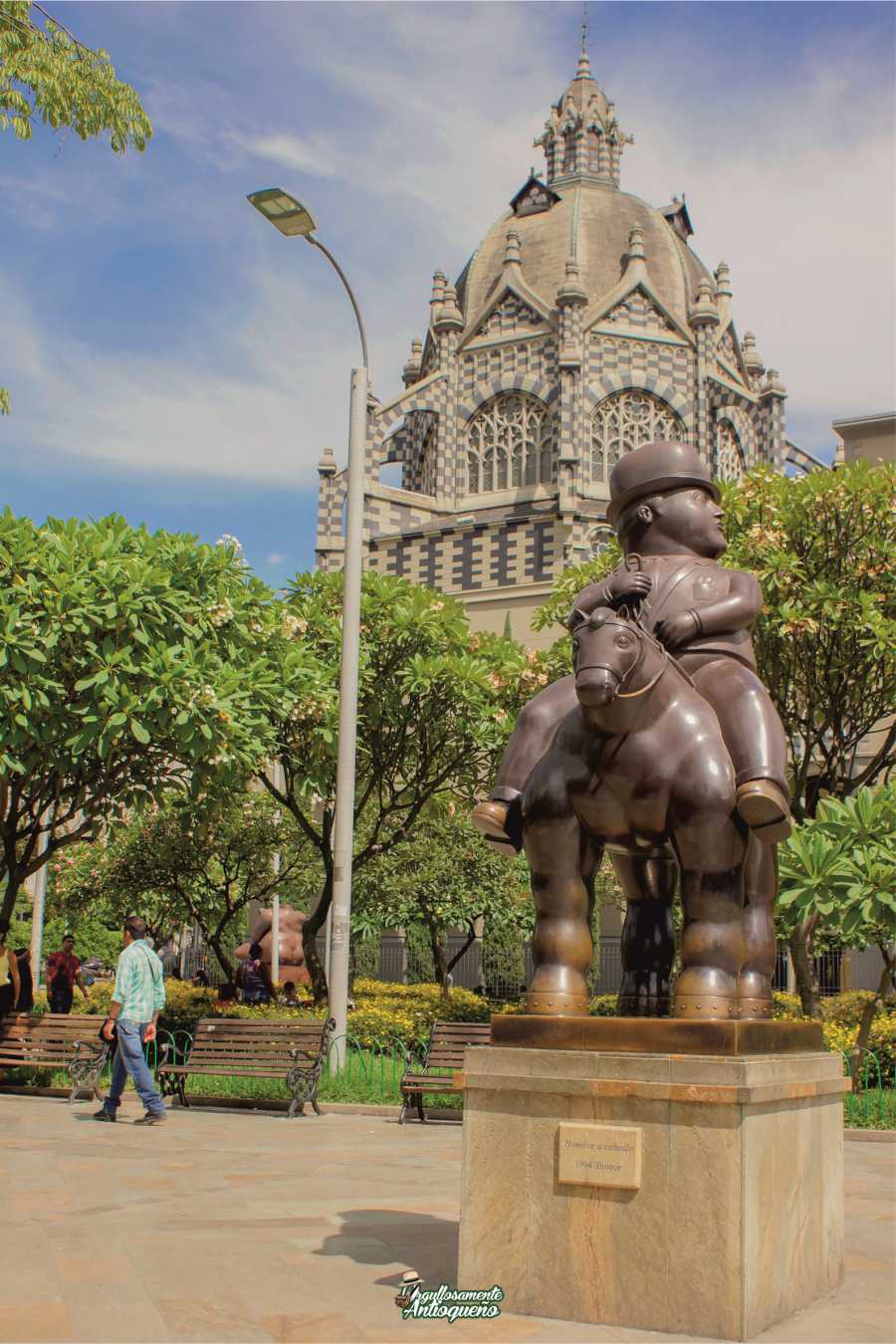 Doce sitios turísticos de Medellín que debes conocer 6 Plaza Botero
