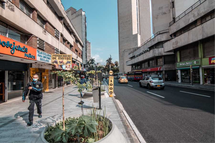 En el Centro de Medellín ya disfrutan de la renovada diagonal 50 con más de 2.000 metros cuadrados intervenidos 2 Diagonal 50