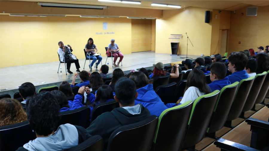 Para conocer la historia y la transformación del territorio, estudiantes recorren la comuna 13 guiados por mujeres víctimas del conflicto armado 4 Recorridos estudiantes comuna 13 Medellin