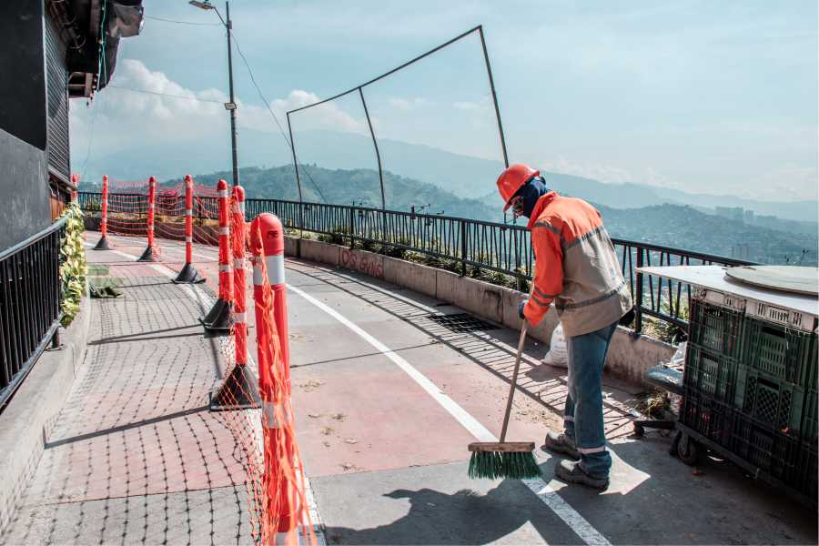 Inicio de obras para el nuevo tramo del Viaducto Media Ladera se ampliará el graffitour en la comuna 13 5 Trabajos viaducto comuna 13