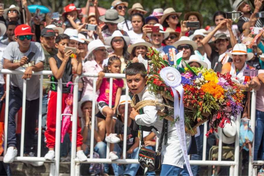 Medellín proyecta más de 28.000 visitantes y una derrama económica de US$29 millones durante la Feria de las Flores 2022 5 Desfile de silleteros 2022 1