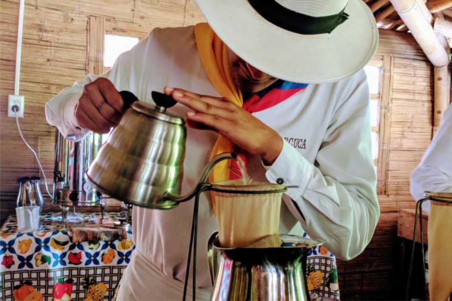 Siete tours gratuitos recomendados en Medellín que no te quieres perder para conocer de cultura, arte, gastronomía y mucho más 13 Cafe de Antioquia en el tour gastronomico por Medellin