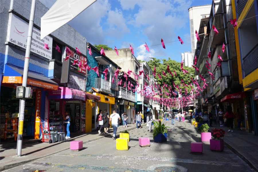 Siete tours gratuitos recomendados en Medellín que no te quieres perder para conocer de cultura, arte, gastronomía y mucho más 14 Free tour por el Medellin alternativo
