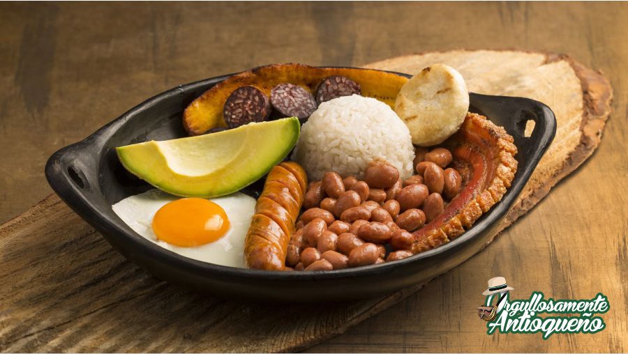 Descubre la deliciosa gastronomía de Medellín: desde la clásica arepa paisa hasta la icónica bandeja paisa 9 Descubre la deliciosa gastronomia de Medellin