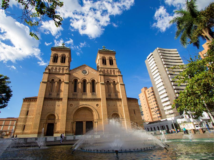 De paseo por Medellín en Semana Santa! Descubre las mejores opciones para visitar y disfruta de la ciudad de la Eterna Primavera 6 Catedral Basilica Metropolitana