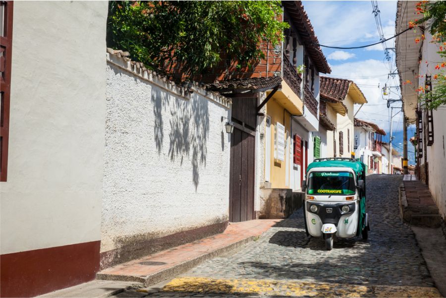 ¡Descubre los destinos más baratos para Semana Santa y ahorra dinero en tus vacaciones! 3 Santa Fe de Antioquia 3