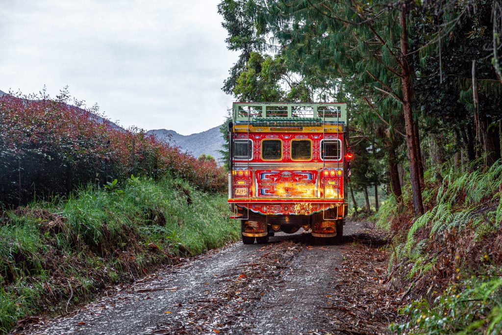 Cómo es el verdadero Urrao el paraíso perdido de Antioquia y pueblo natal de Rigo 10 Chiva tradicional de los pueblos antioquenos