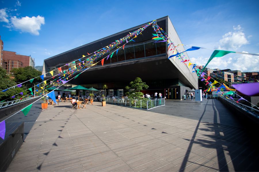 Celebrando una Década de Cultura y Comunidad en Envigado: La Biblioteca Pública y Parque Cultural Débora Arango 2 Biblioteca Publica Debora Arango
