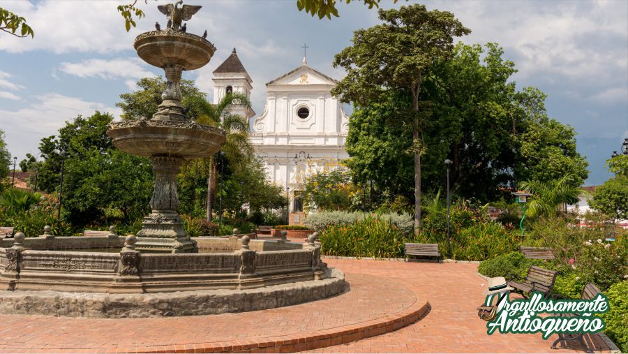 Once Concejales de Santa Fe de Antioquia se Capacitan en Cancun