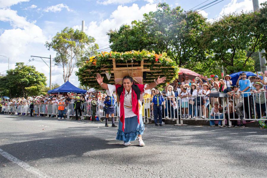 Maria Carolina Atehortua Ganadora Absoluta dell desfile de silleteros 2023