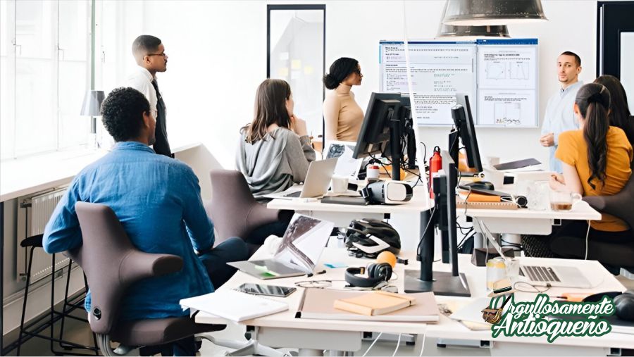 Impulsando el Crecimiento de Startups en Medellin La Nueva Alianza entre Ruta N y MathWorks