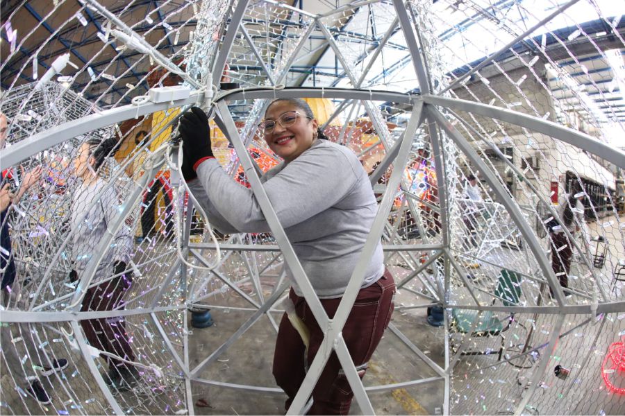 Adiós a los alumbrados de figuritas de Disney y que se burlaban de las tradiciones de la familia antioqueña. Vuelven los Alumbrados tradicionales Navideños en Medellín 2024 Una Fiesta de Luz para toda la familia 6 Alumbrados Medellin 2024