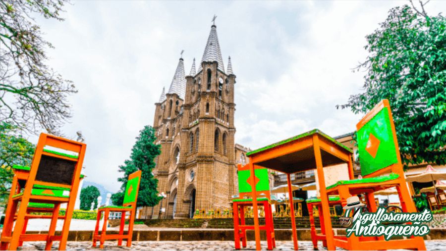 ¿Qué hacer en Jardín Antioquia? Diez Planes Imperdibles para Disfrutar y conocer en profundidad de uno de los pueblos más bonitos del suroeste Antioqueño 2 Diez Planes Imperdibles para Disfrutar y conocer a profundidad de Jardin Antioquia
