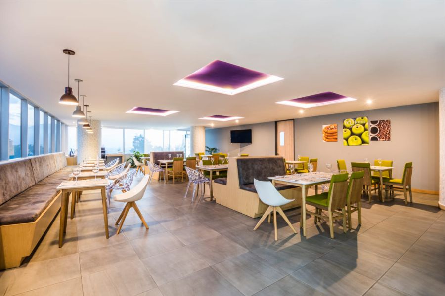 La Quinta By Wyndham Medellin Salones