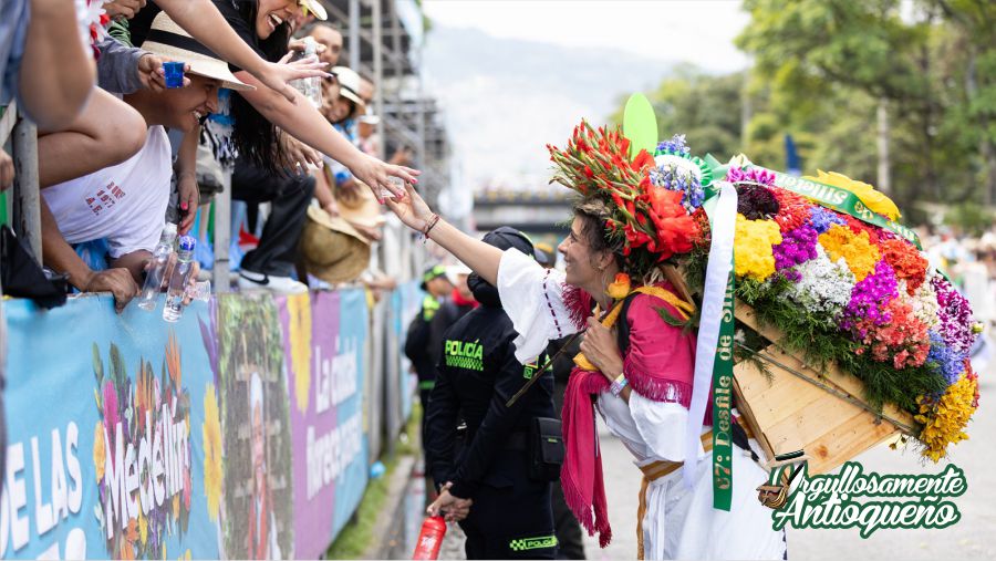 Asi podes conseguir boletas gratis para los desfiles de la Feria de las Flores 2025