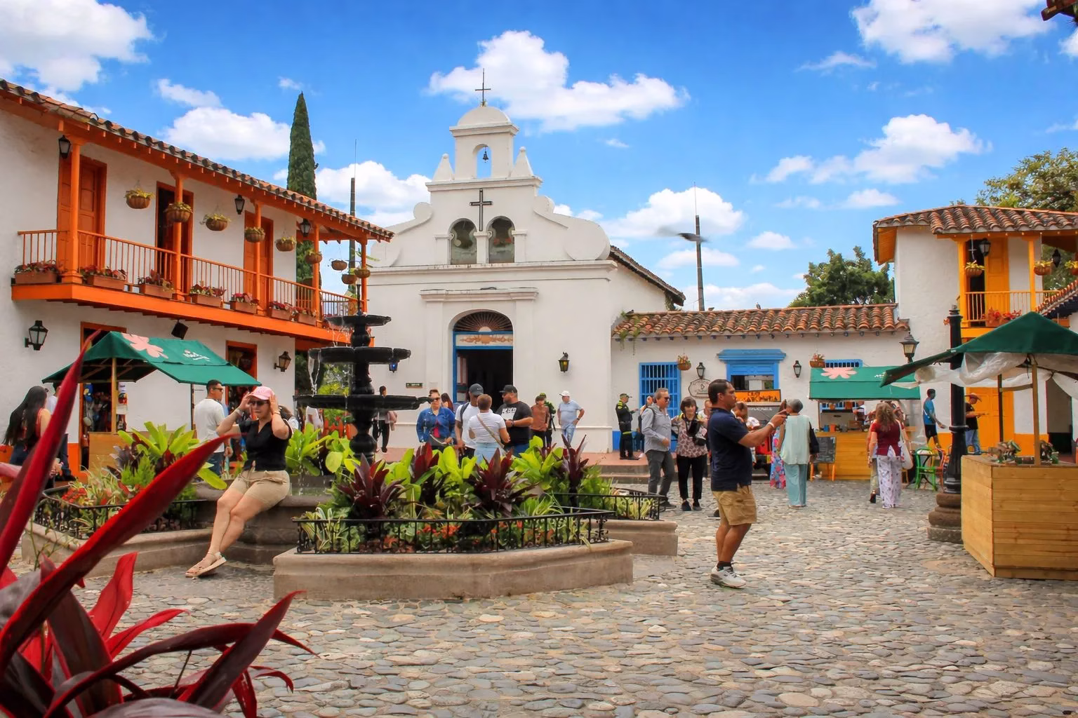El Pueblito Paisa estrena dos rutas turísticas: cultura viva y un museo a cielo abierto en el Cerro Nutibara 4 Dos recorridos que cambian la forma de visitar el Pueblito Paisa