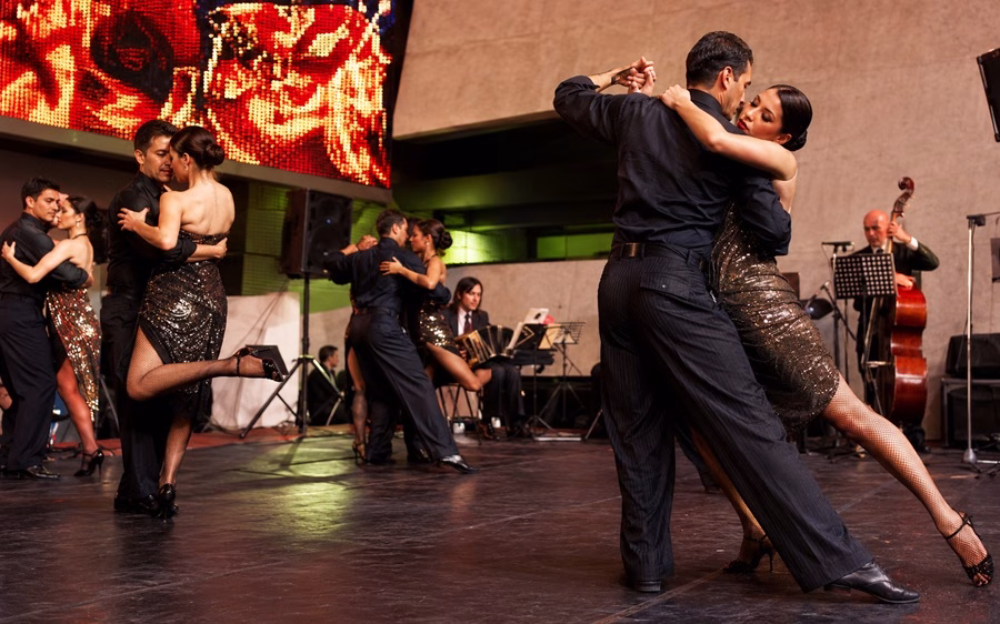 Historia y fiestas tradicionales de Medellín: la ciudad que nunca deja de transformarse 2 Festival Internacional de Tango