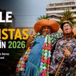 Artistas callejeros presentándose en el Pueblito Paisa durante la Feria de las Flores 2026
