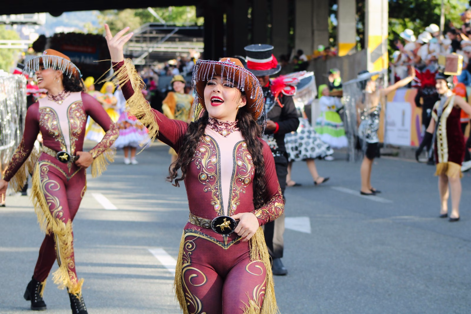Desfile Avenida Primavera 2026, hora, recorrido y artistas que pondrán a bailar a Medellín 2 Desfile Avenida Primavera Medellin
