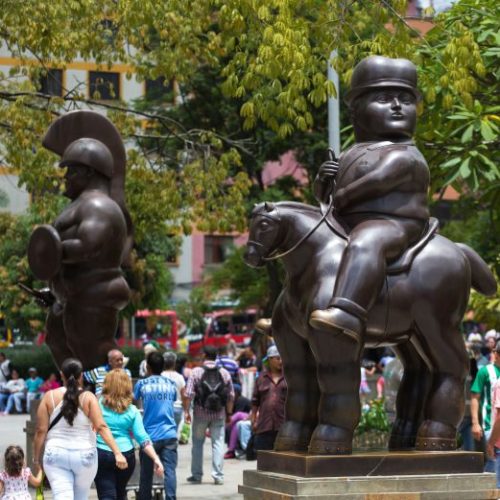 figura-escultura-plaza-botero